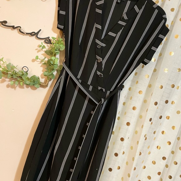 Black and white striped midi dress - Picture 2 of 5